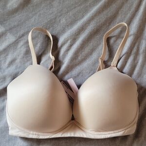 Victoria's Secret Cream T-Shirt Bra with Molded Cups Breastfeeding Bra no wire